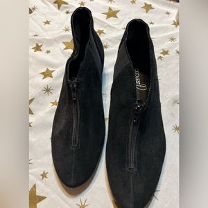 Aerosoles suede zip botties